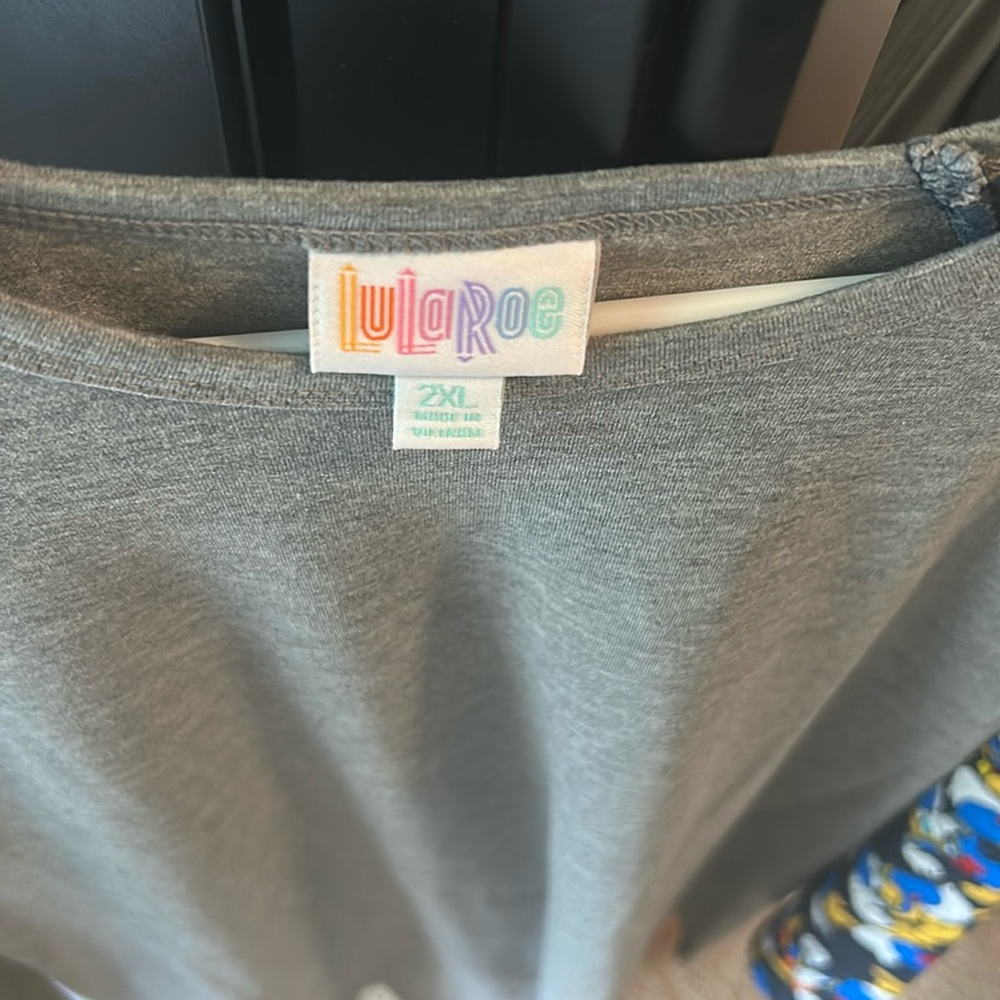 Lularoe Randy Top 2XL - Picture 2 of 3